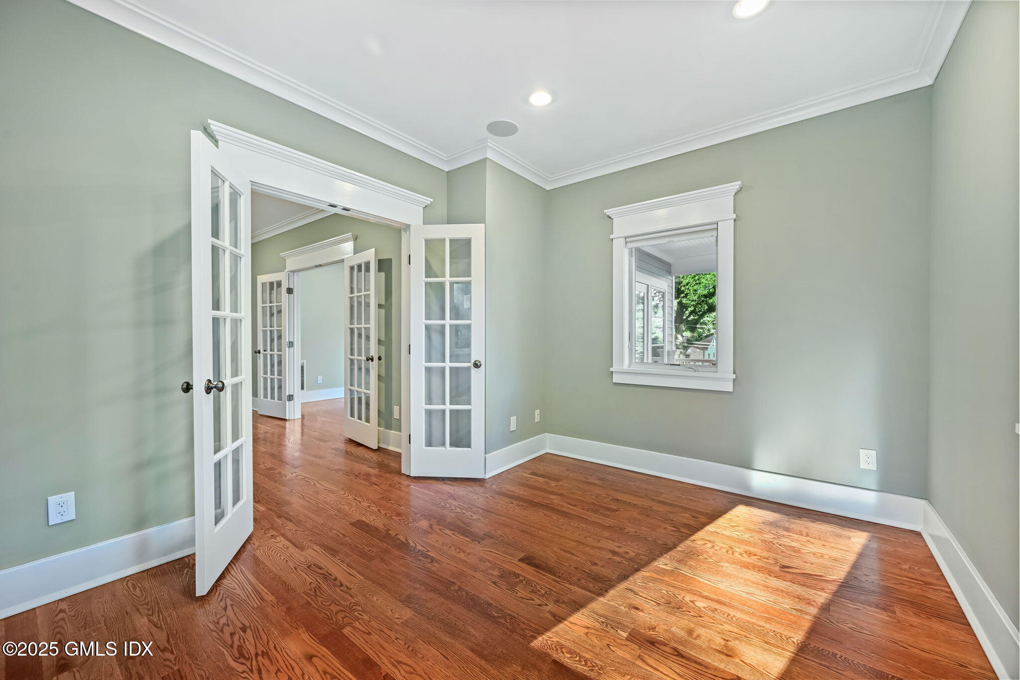 12 Old Wagon Road Old Greenwich, CT 06870 - Photo 14 of 57 14-web-or-mls-12-old-wagon-rd