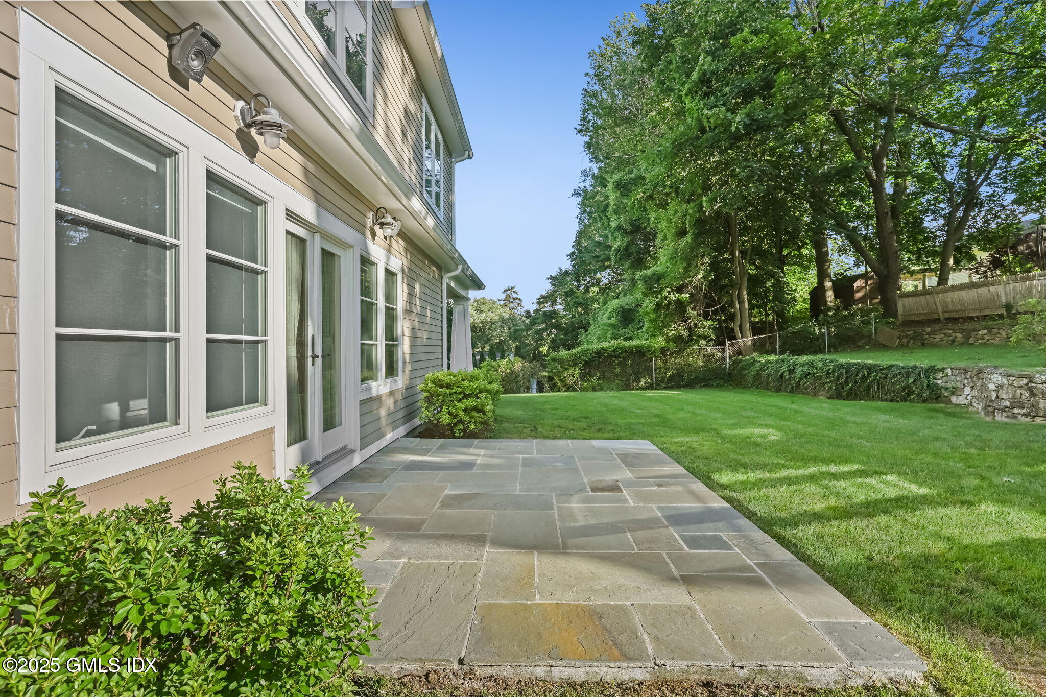 12 Old Wagon Road Old Greenwich, CT 06870 - Photo 57 of 57 a view of a back yard