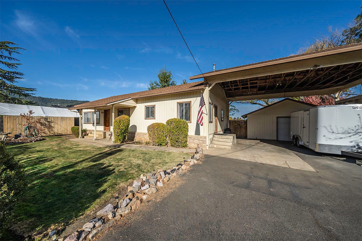 2884 Sylvia Road Central Point, OR 97502 - Photo 25 of 25 25