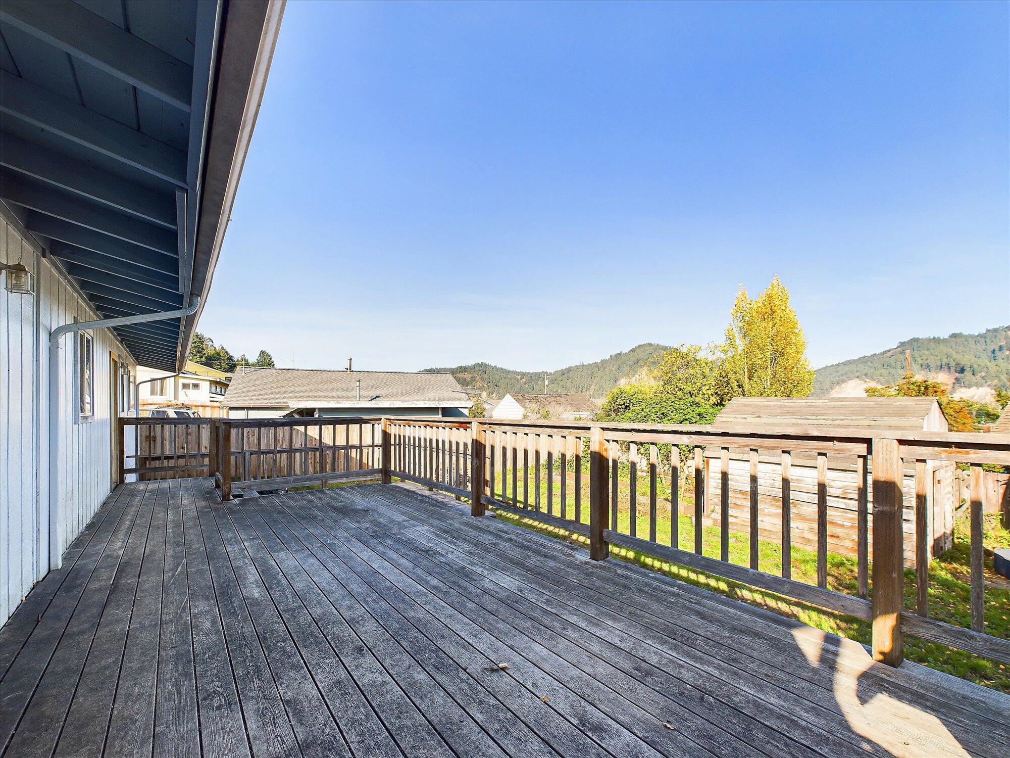 270 Cherry Lane Rio Dell, CA 95562 - Photo 32 of 40 31-270 Cherry Lane-130