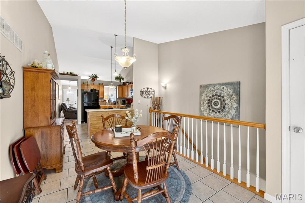 344 Jarvis Court, Unit B Troy, IL 62294 - Photo 11 of 25