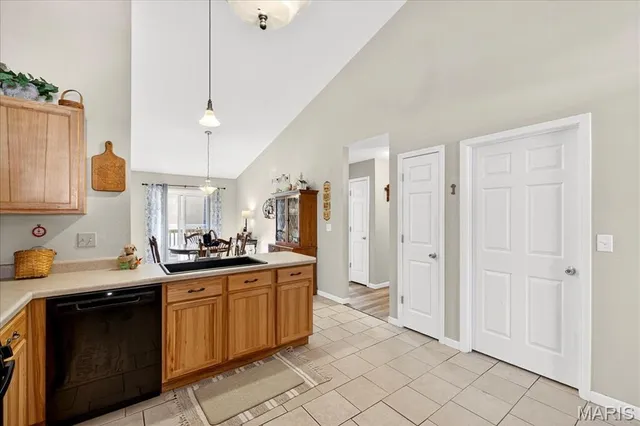 $235,000 | 344 Jarvis Court, Unit B, Troy, IL 62294