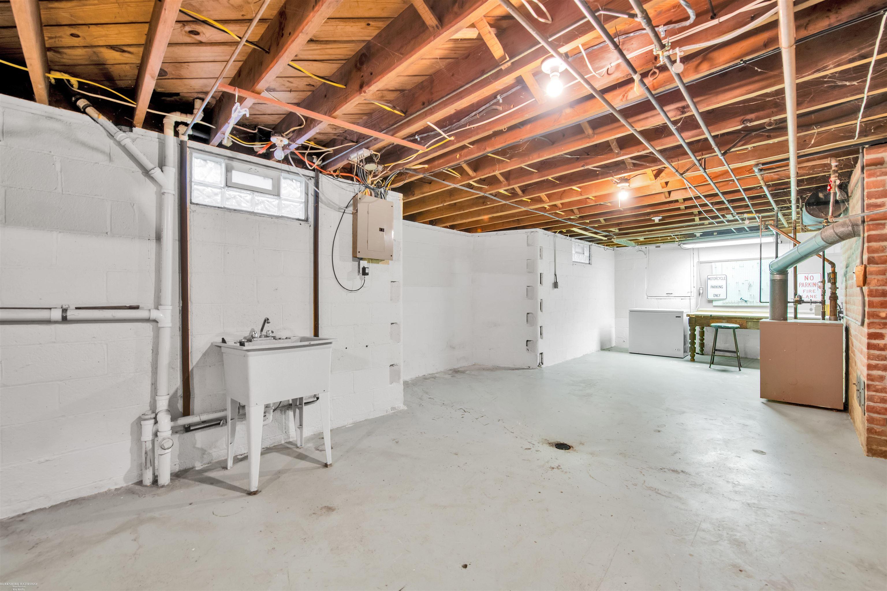 277 West Gates Street Romeo, MI 48065 - Photo 23 of 49 50177405-eb99af78-2217-4351-8bf7-ccce9e21f33a.JPG