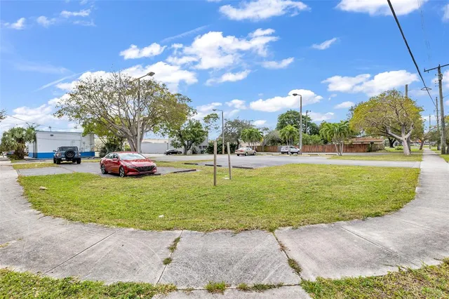 $3,795,000 | 5912 Tyler Street, Hollywood, FL 33021