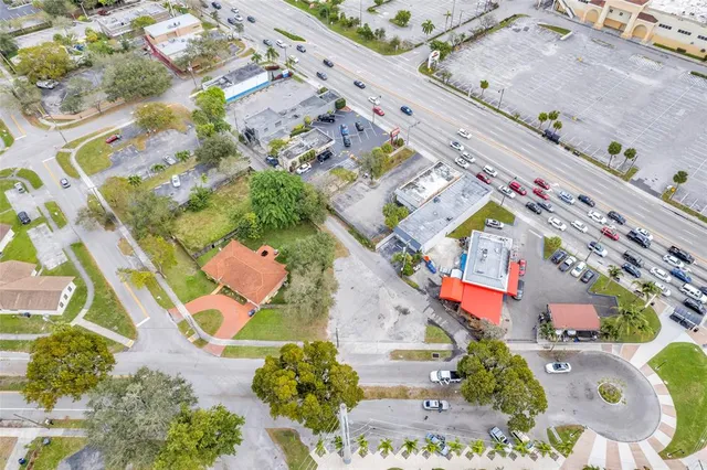 a view of a backyard with green space