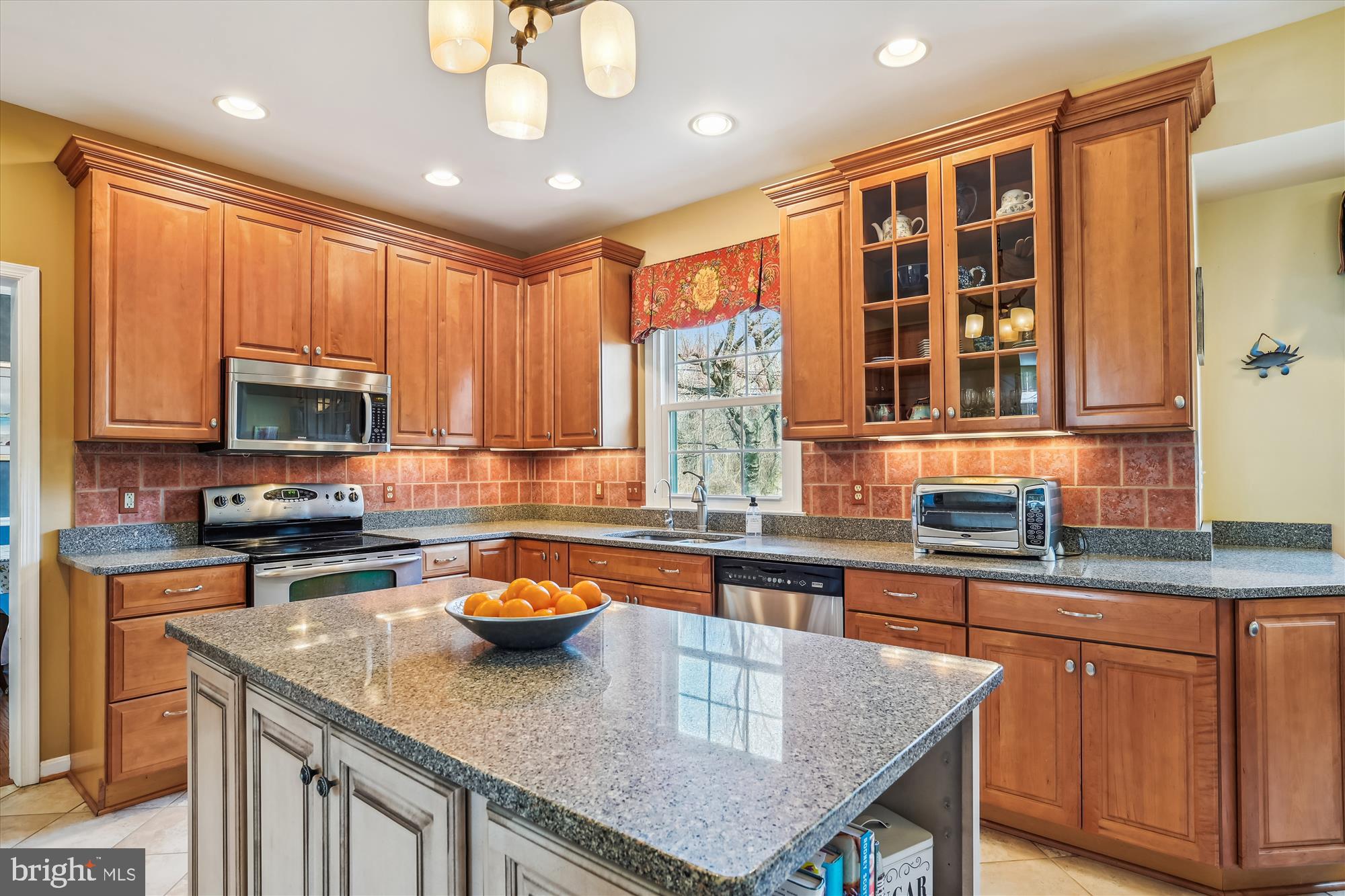 1479 Old Hickory Road Annapolis, MD 21409 - Photo 19 of 39 large center island