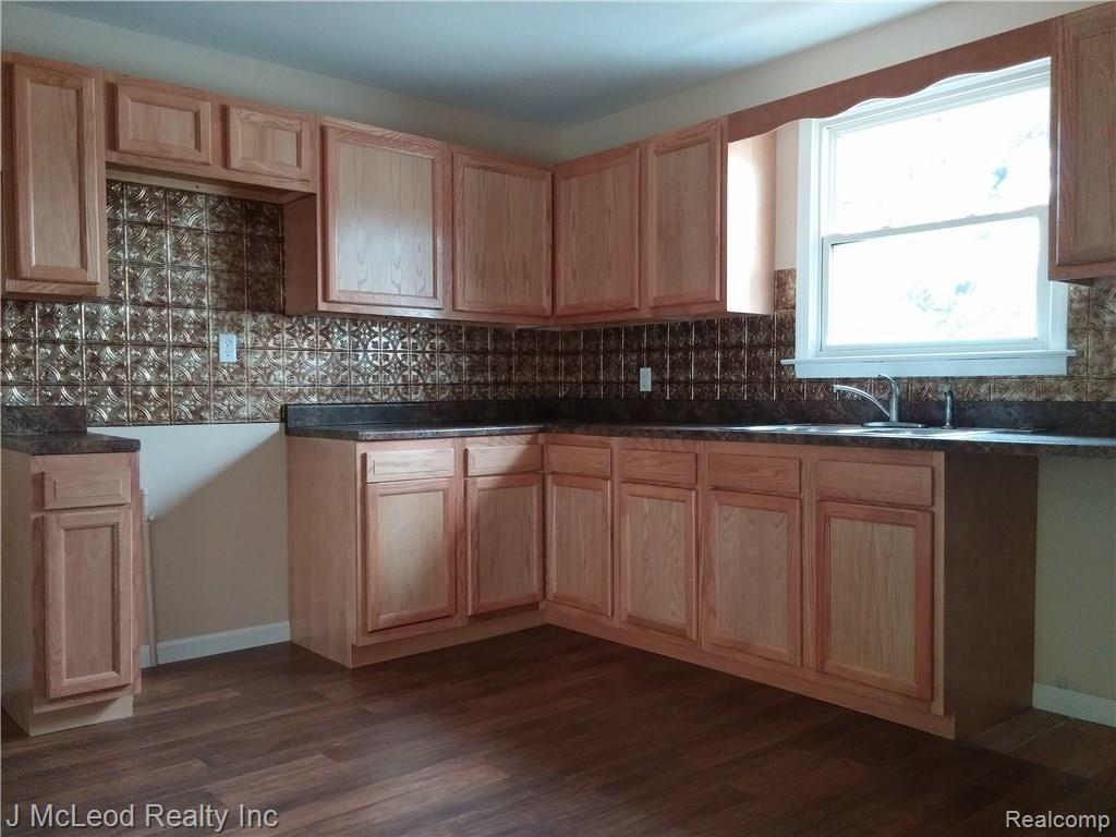 5800 Murphy Lake Road Millington, MI 48746 - Photo 7 of 20 2015-10-28 16.33
