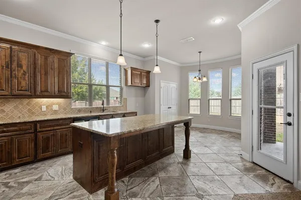 $329,900 | 114 Thoroughbred Street, Waxahachie, TX 75165
