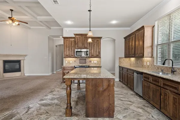 $329,900 | 114 Thoroughbred Street, Waxahachie, TX 75165