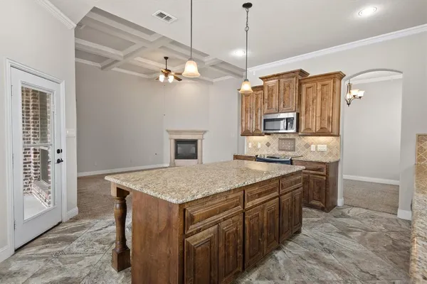 $329,900 | 114 Thoroughbred Street, Waxahachie, TX 75165