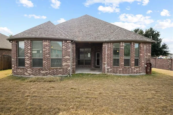 $329,900 | 114 Thoroughbred Street, Waxahachie, TX 75165