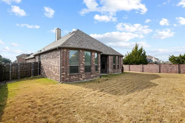 $329,900 | 114 Thoroughbred Street, Waxahachie, TX 75165