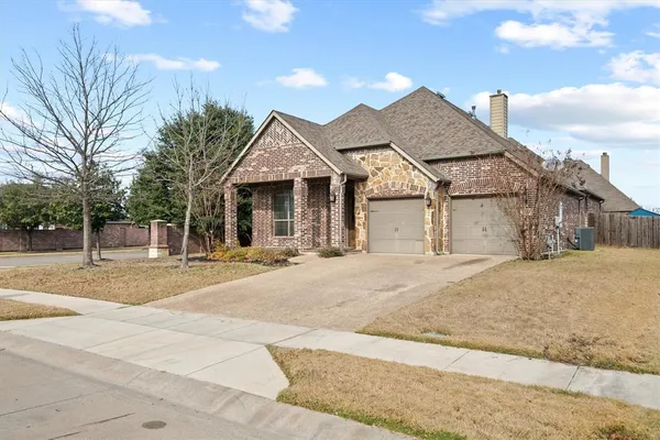 $329,900 | 114 Thoroughbred Street, Waxahachie, TX 75165