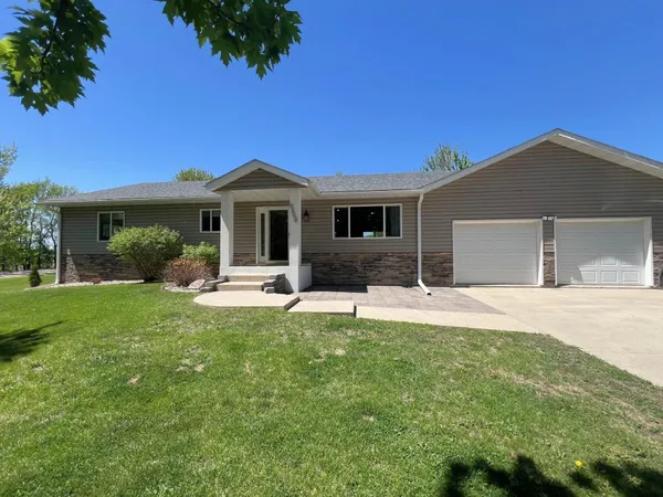 $459,700 | 4806 22nd Street Northeast, Willmar, MN 56201