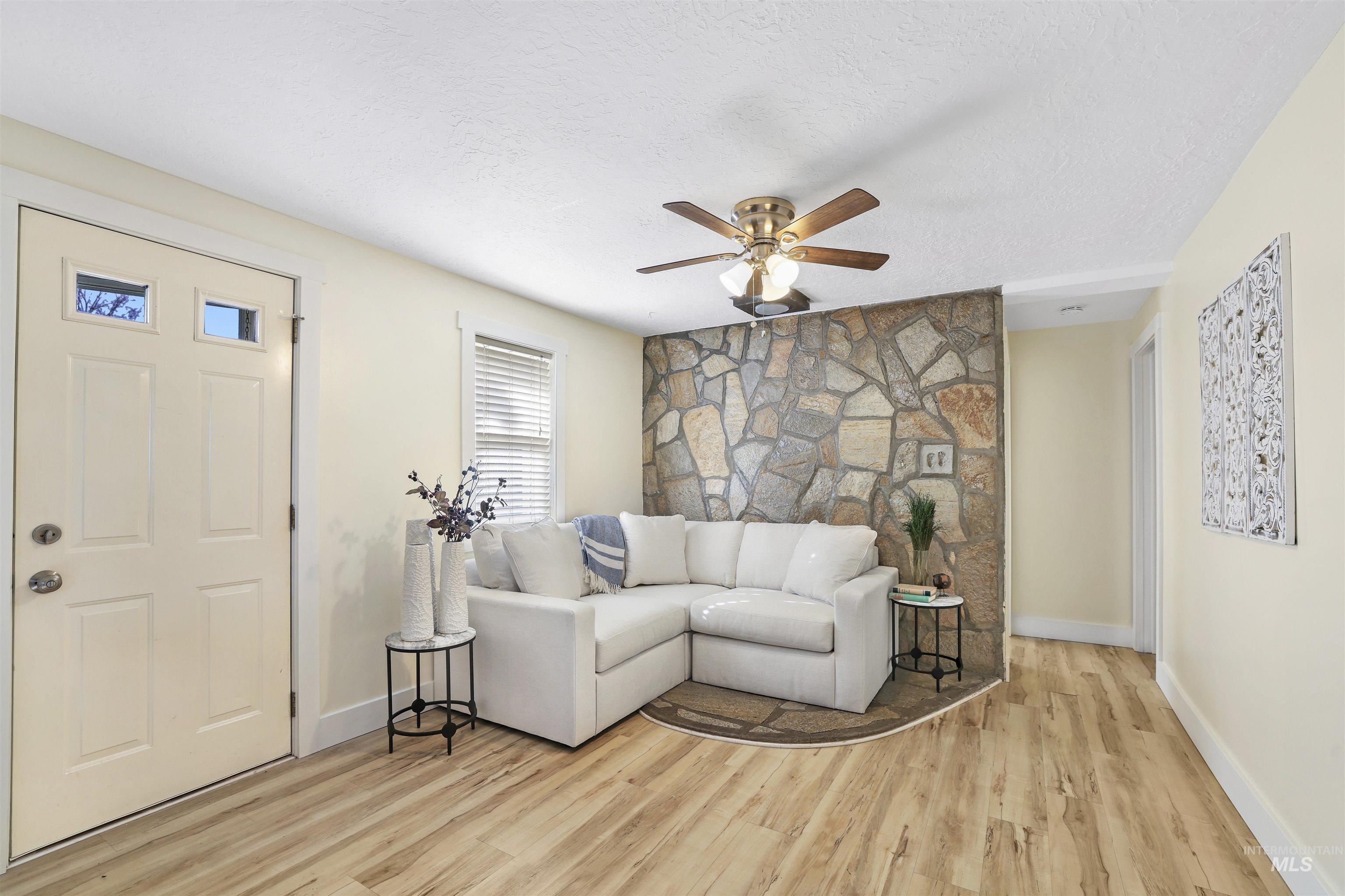 818 Center Street East Kimberly, ID 83341 - Photo 3 of 26