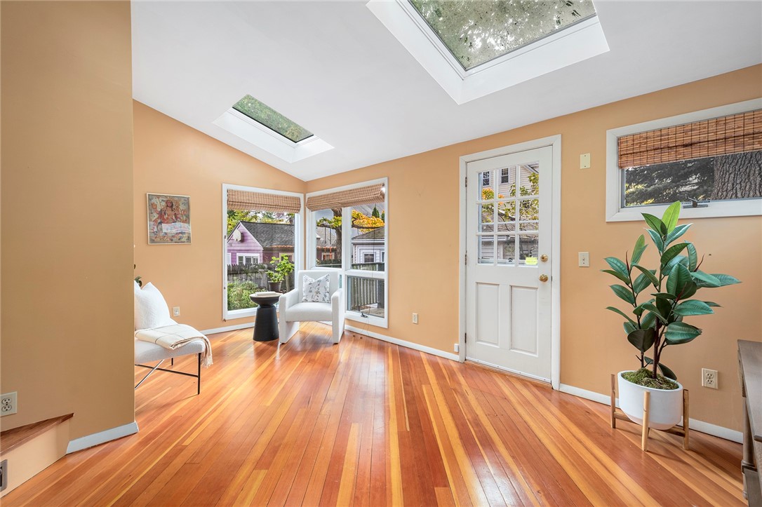 27 Overhill Road Providence, RI 02906 - Photo 16 of 35