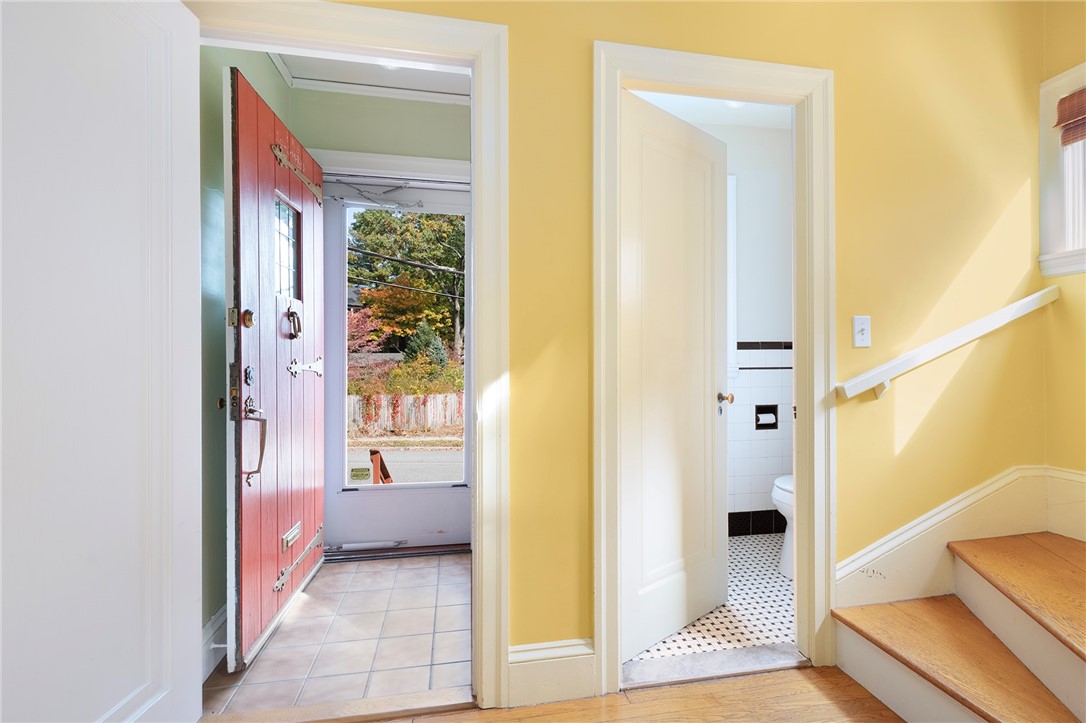 27 Overhill Road Providence, RI 02906 - Photo 17 of 35