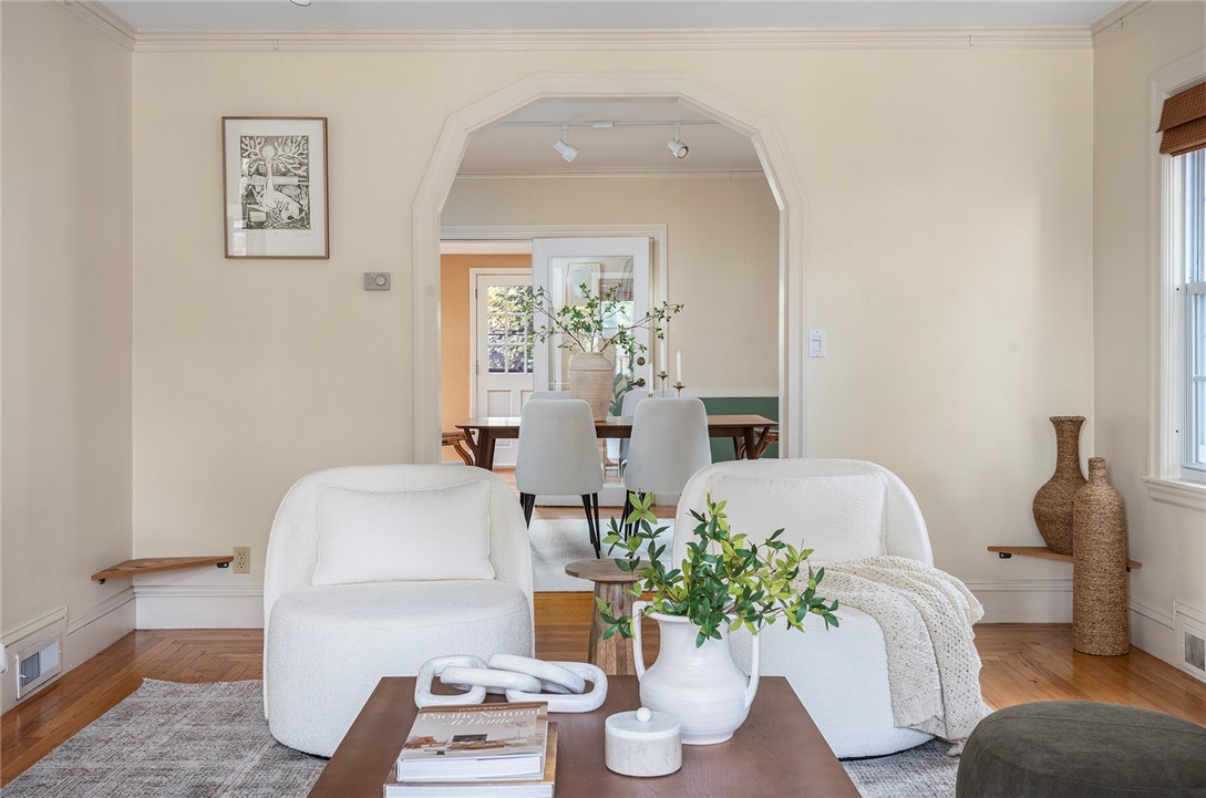 27 Overhill Road Providence, RI 02906 - Photo 7 of 35