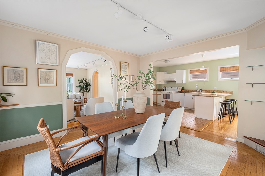 27 Overhill Road Providence, RI 02906 - Photo 9 of 35