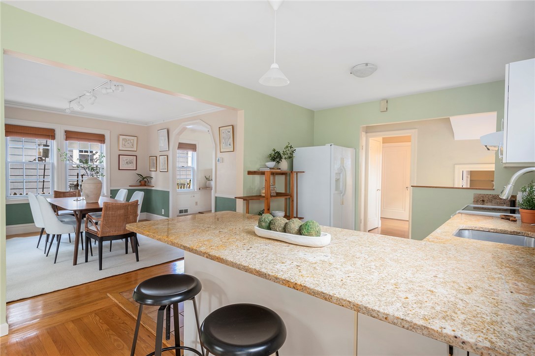 27 Overhill Road Providence, RI 02906 - Photo 10 of 35