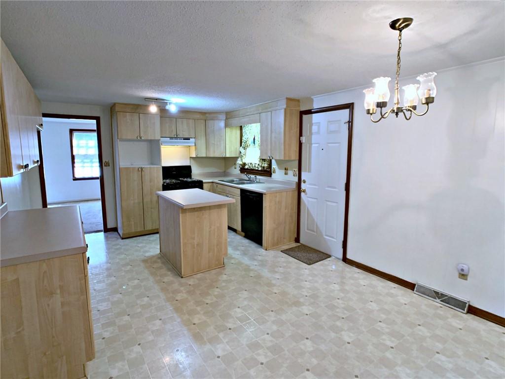 4033 Section House Road Hickory, NC 28601 - Photo 4 of 25 Gallery Image 4
