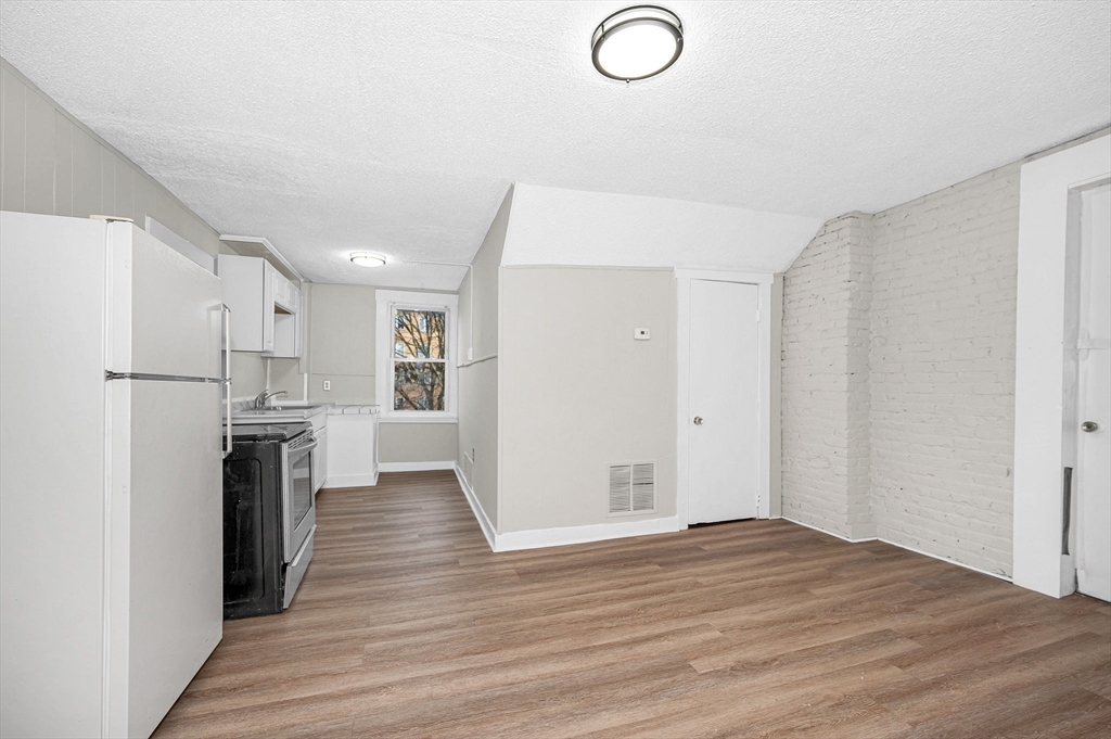 110 Appleton Street, Unit 3 Lowell, MA 01852 - Photo 2 of 11