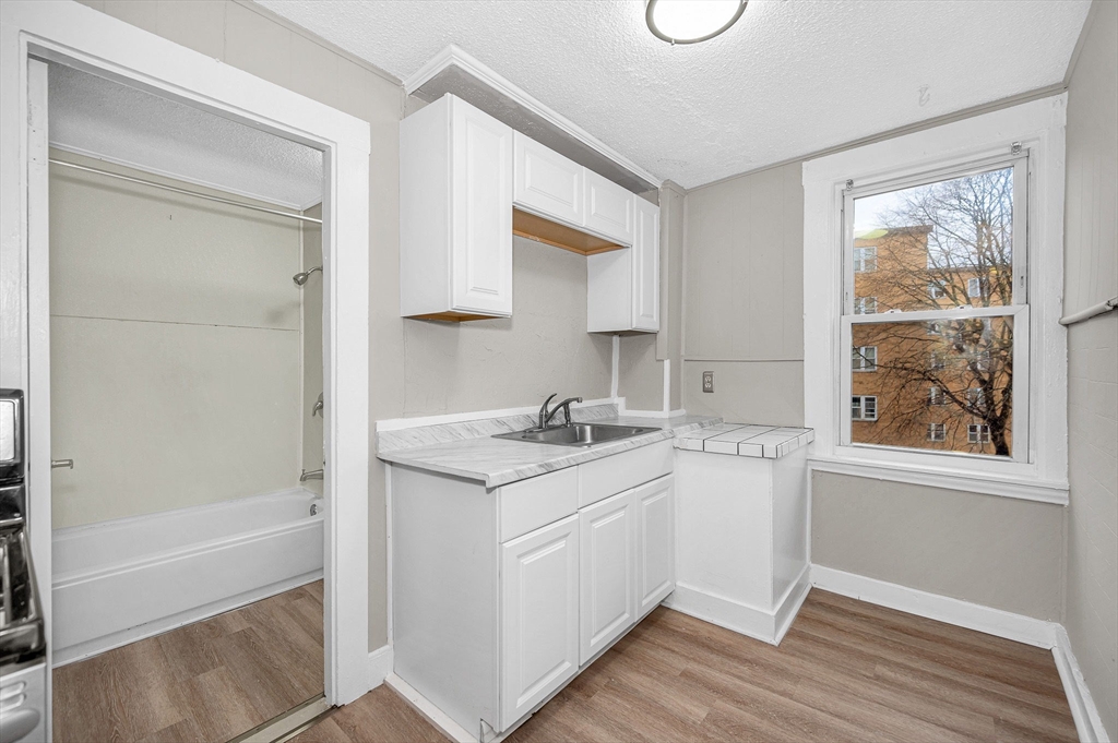 110 Appleton Street, Unit 3 Lowell, MA 01852 - Photo 5 of 11