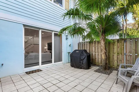 $865,000 | 612 Southwest 15th Street, Fort Lauderdale, FL 33315