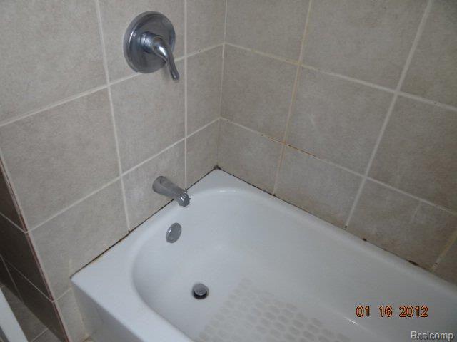 18400 Sunderland Road Detroit, MI 48219 - Photo 6 of 11 026.JPG