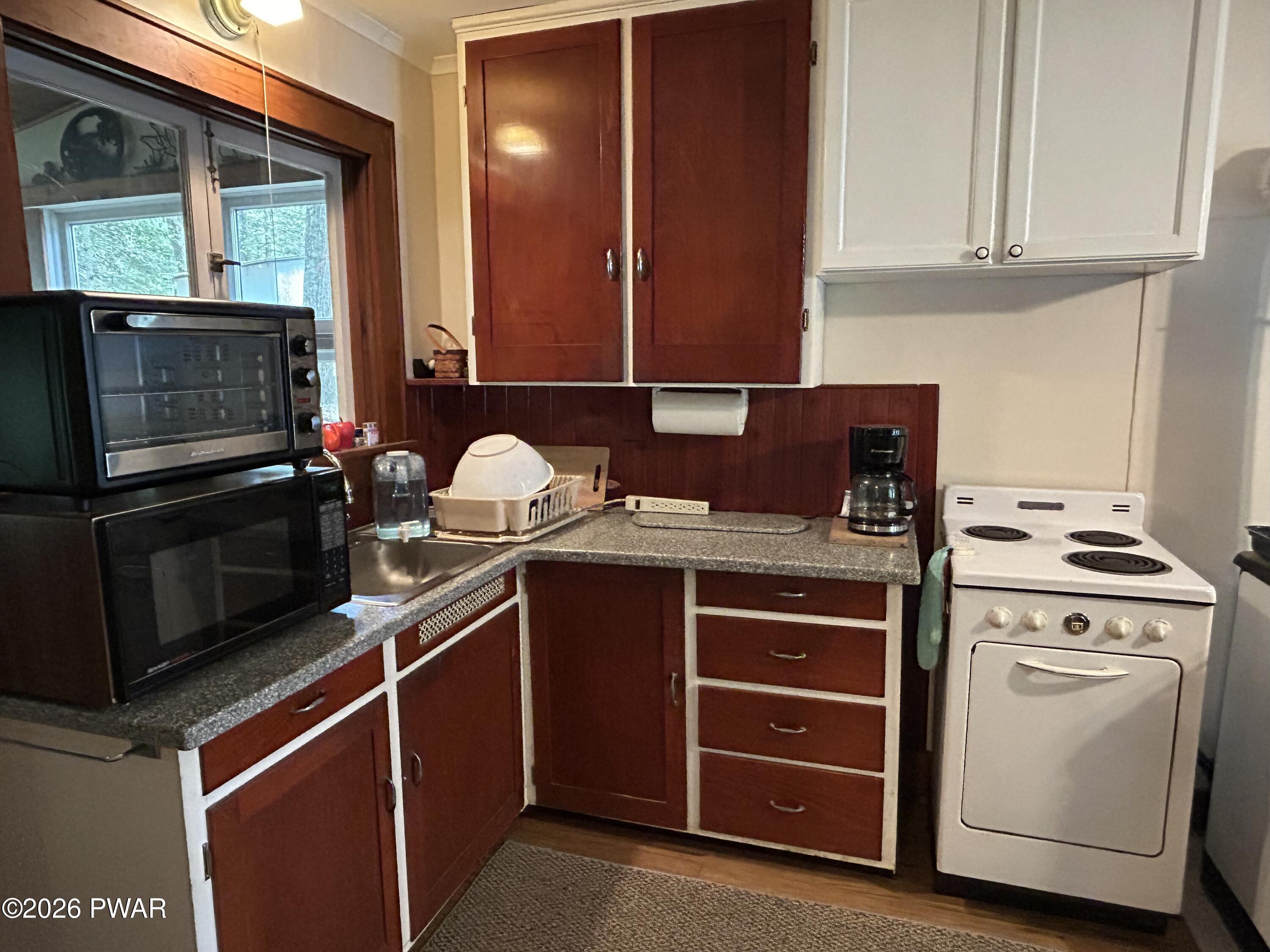 111 Ridgefield Point Road Greentown, PA 18426 - Photo 16 of 61