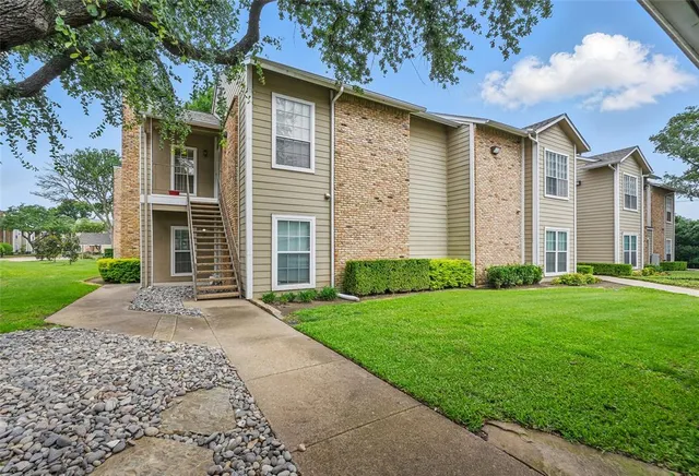 $145,000 | 8600 Coppertowne Lane, Unit 1305, Dallas, TX 75243