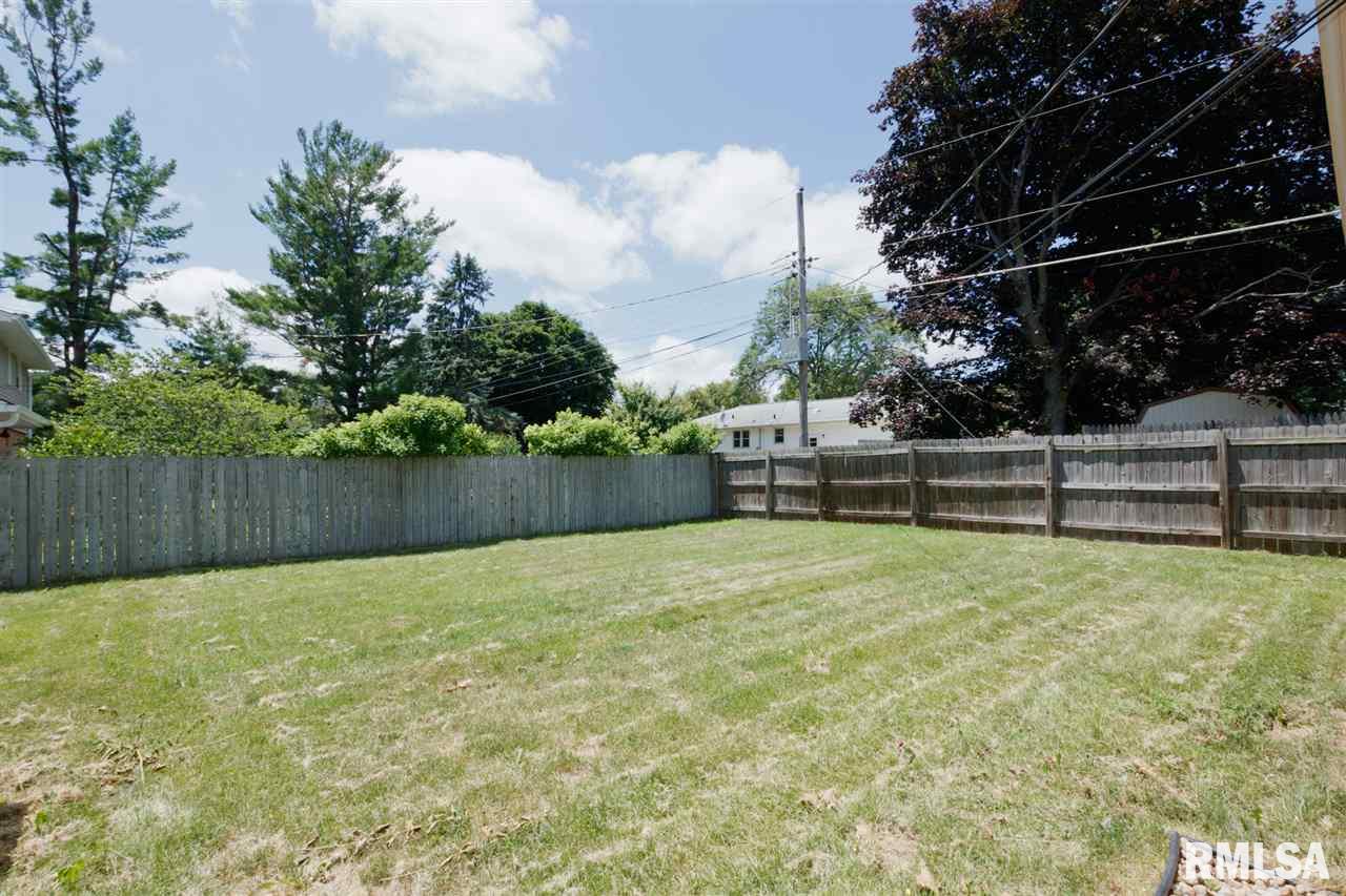 555 Brentwood Road Morton, IL 61550 - Photo 6 of 35 Gallery Image 6