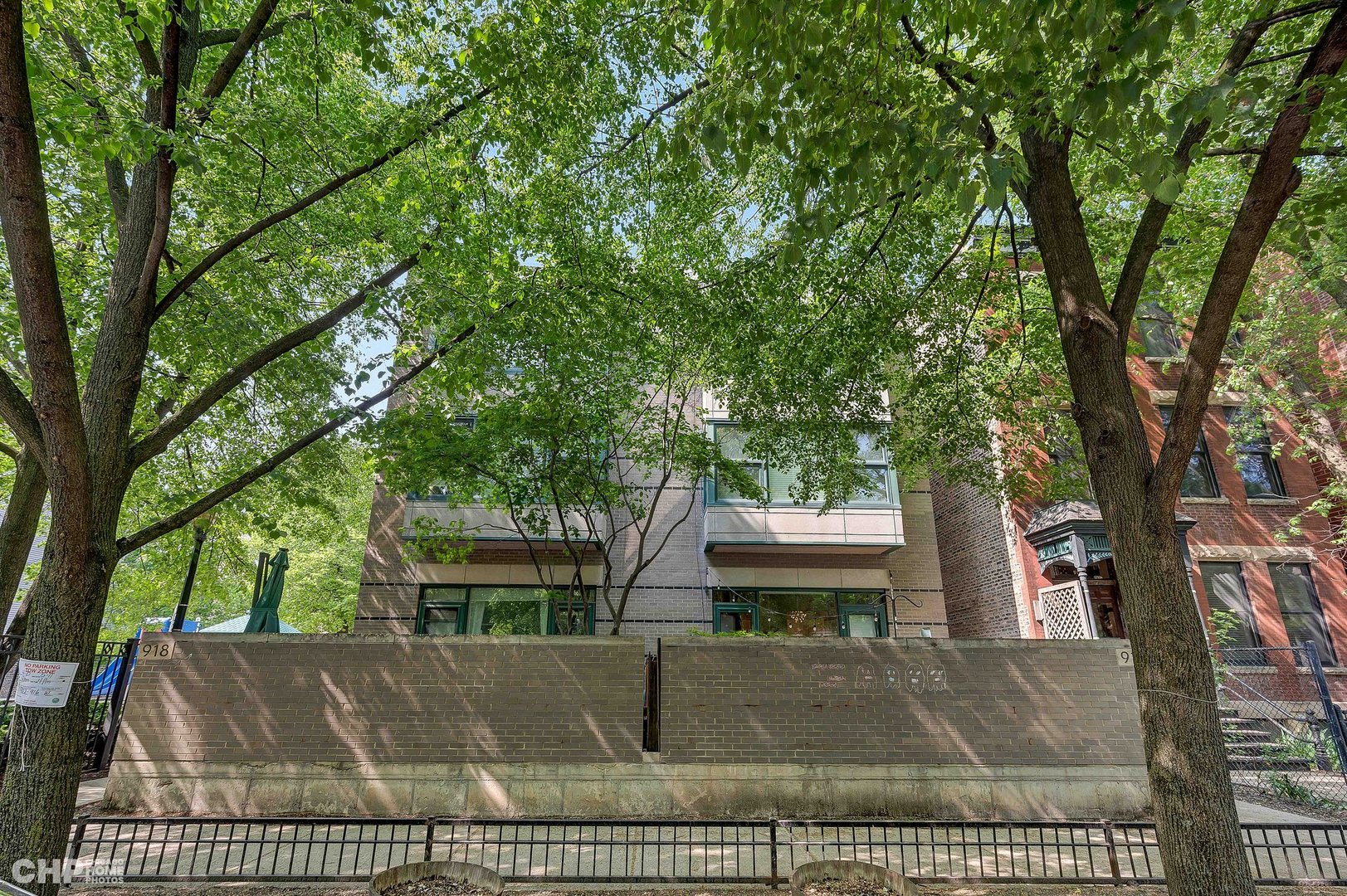 918 West Fletcher Street, Unit A Chicago, IL 60657 - Photo 1 of 30