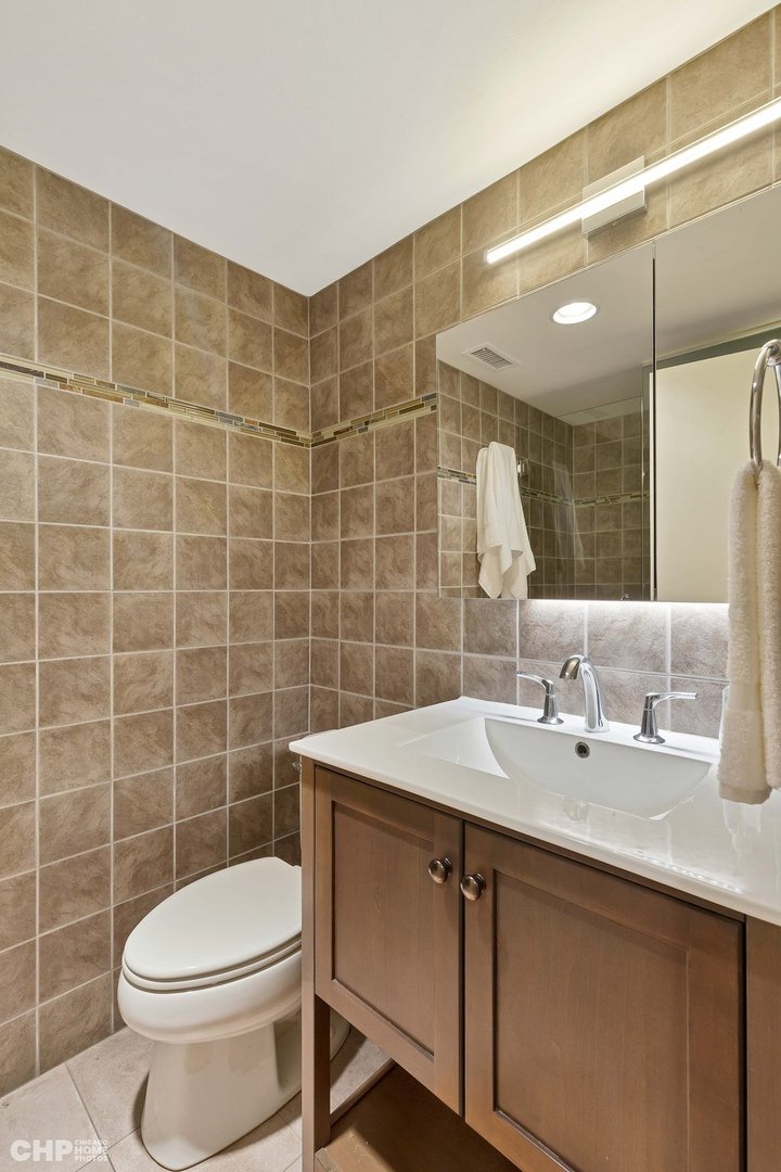 918 West Fletcher Street, Unit A Chicago, IL 60657 - Photo 18 of 30