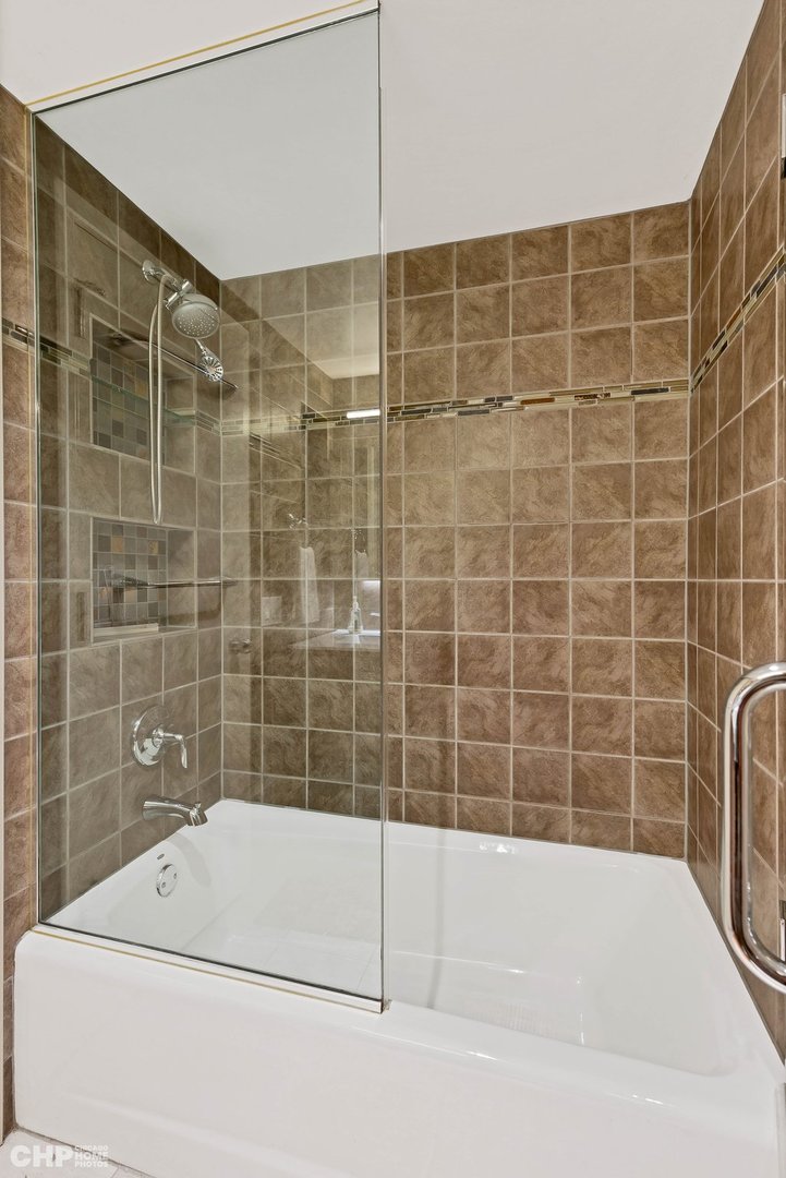 918 West Fletcher Street, Unit A Chicago, IL 60657 - Photo 20 of 30