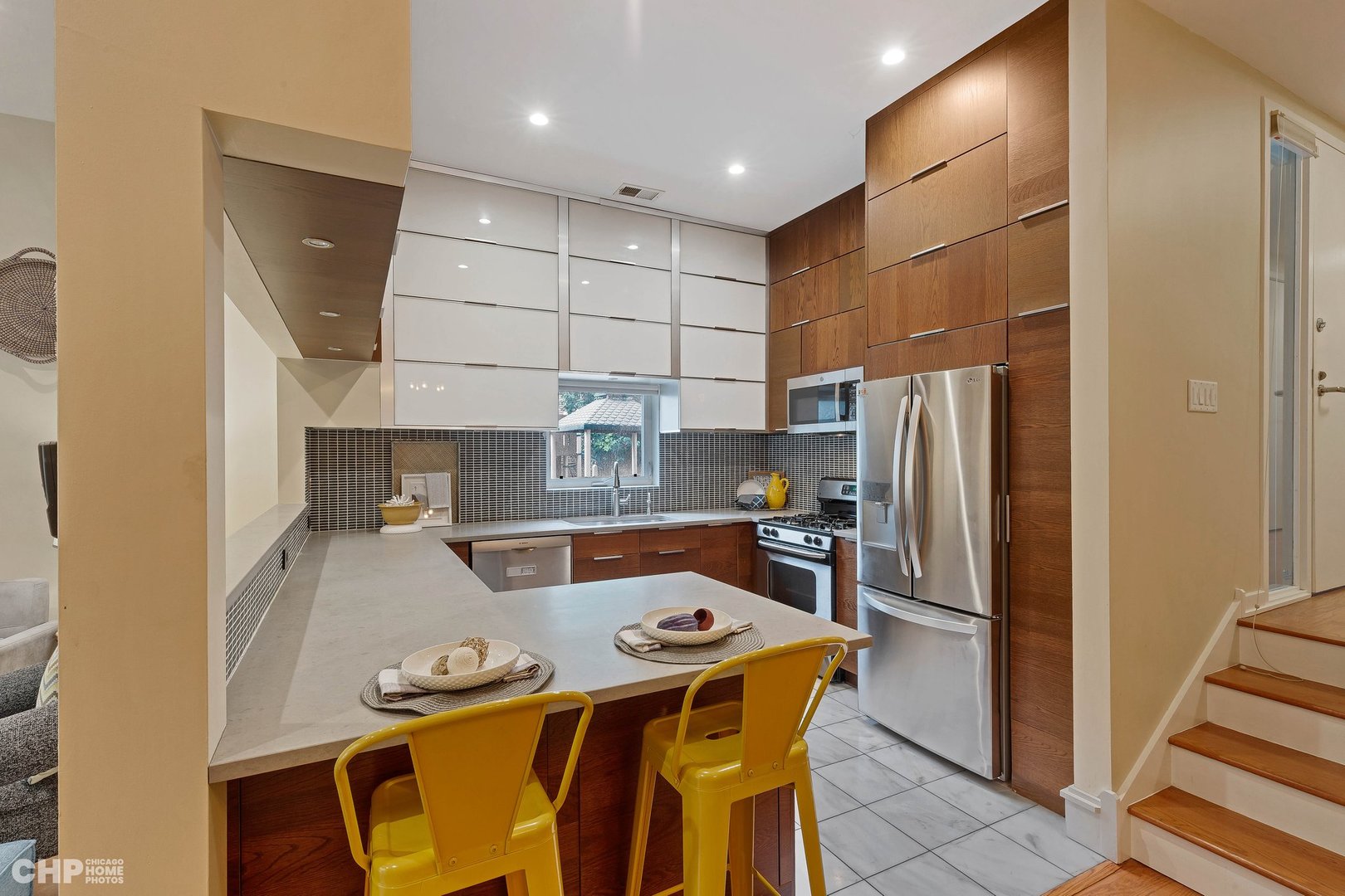 918 West Fletcher Street, Unit A Chicago, IL 60657 - Photo 9 of 30
