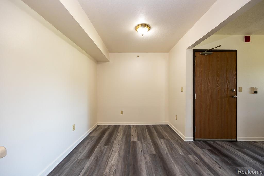 35330 Van Born Road, Unit 101 Wayne, MI 48184 - Photo 8 of 20