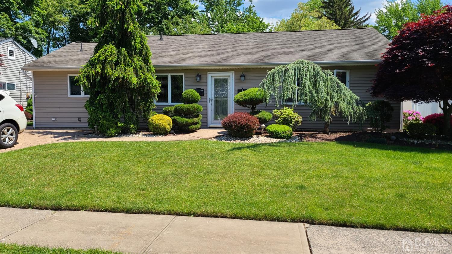 6 Windsor Road Edison, NJ 08817 - Photo 1 of 13