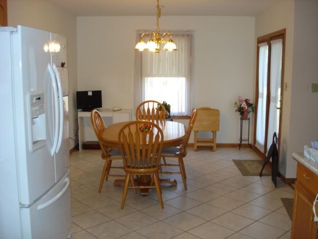 6052 Thomas Street Demotte, IN 46310 - Photo 8 of 10 640x480