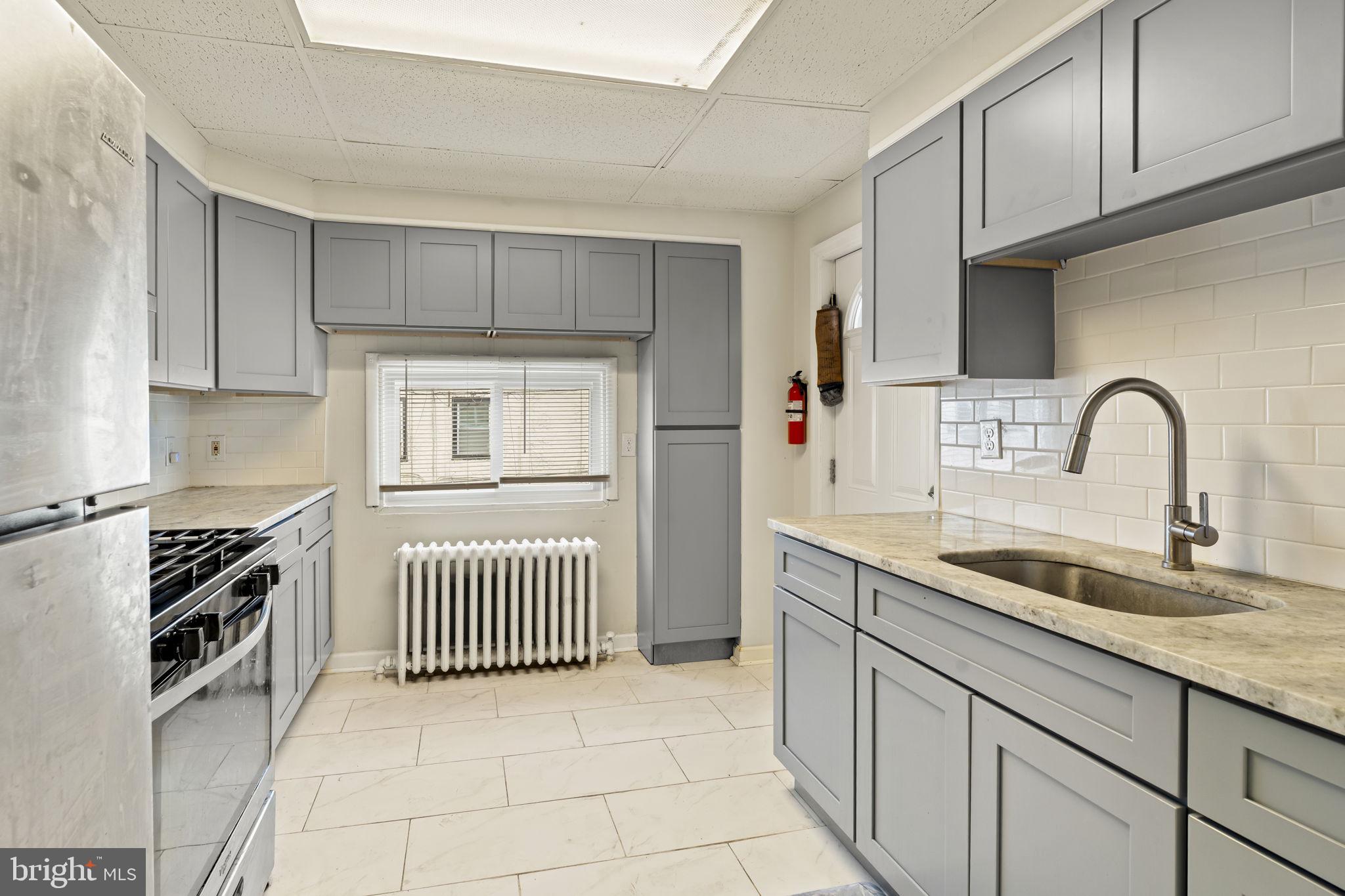 7229 Clinton Road Upper Darby, PA 19082 - Photo 8 of 20