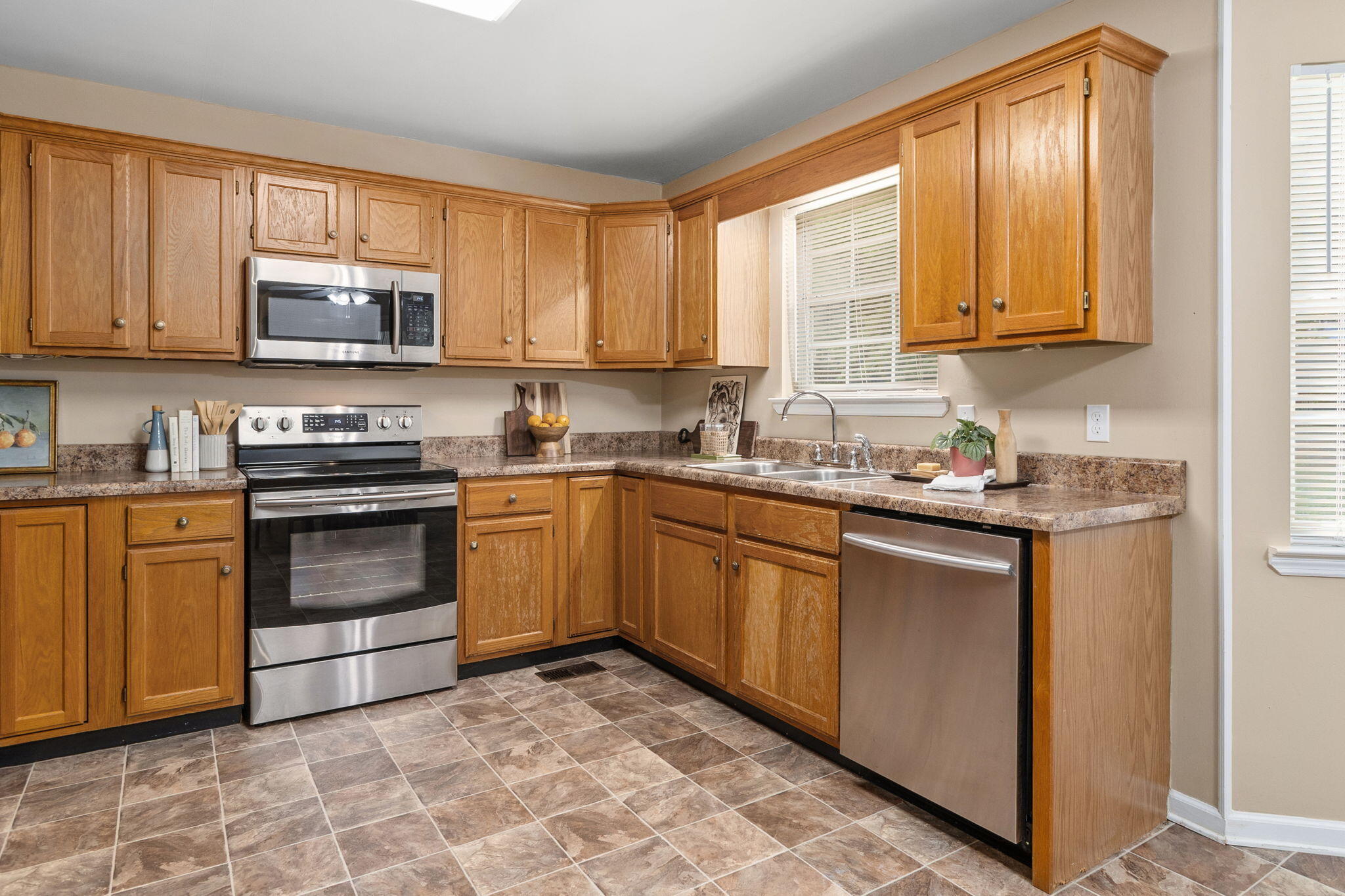 1704 North Concord Road Chattanooga, TN 37421 - Photo 14 of 39 Kitchen