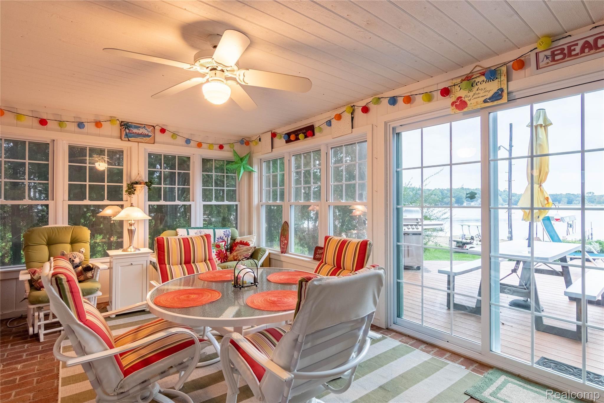 2653 Rubbins Road Howell, MI 48843 - Photo 25 of 59 29.Sunroom
