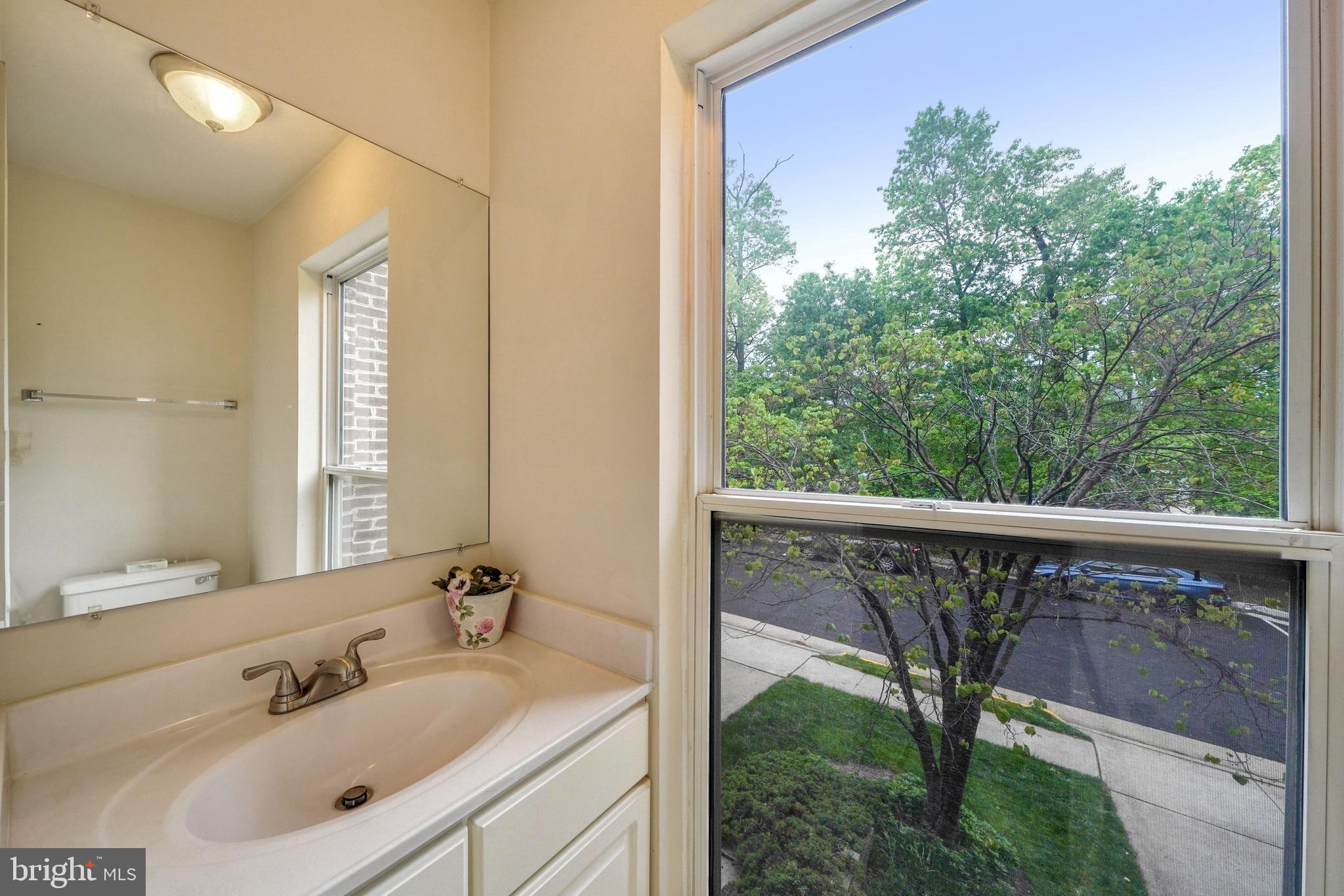 1707 Blue Flint Court Reston, VA 20190 - Photo 9 of 37 Gallery Image 9