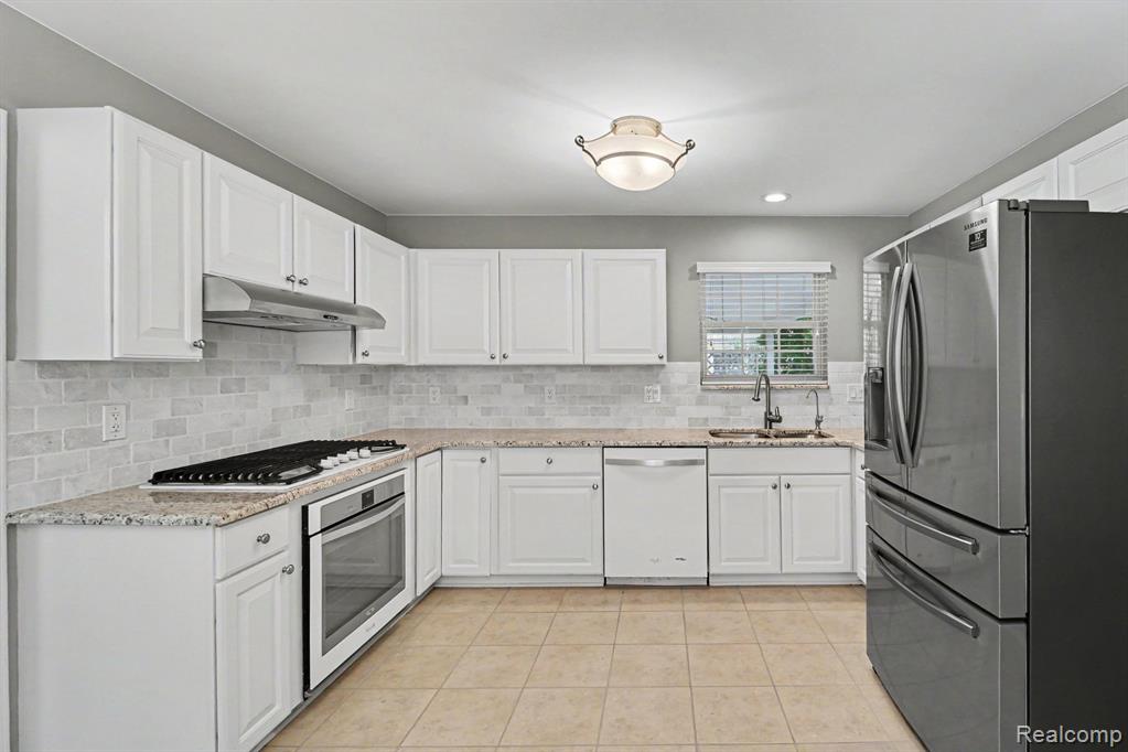 6573 Summit Ridge Clarkston, MI 48346 - Photo 8 of 24
