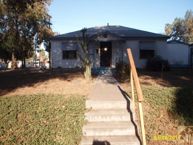 3595 Verde Street Riverside, CA 92504 - Photo 2 of 9 a view of a fountain of the house