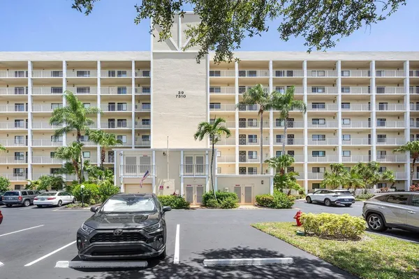 $3,200 | 7310 Ashford Place, Delray Beach, FL 33446