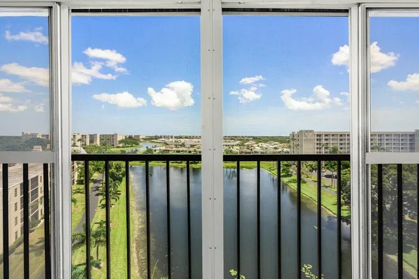 $3,200 | 7310 Ashford Place, Delray Beach, FL 33446