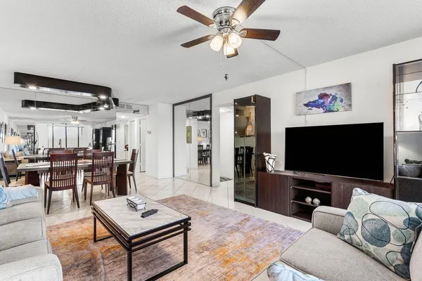 $3,200 | 7310 Ashford Place, Delray Beach, FL 33446