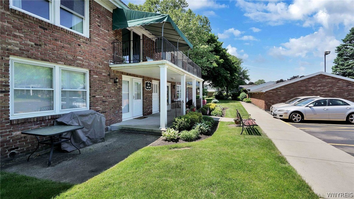 1370 Maple Road, Unit 4 Amherst, NY 14221 - Photo 4 of 26