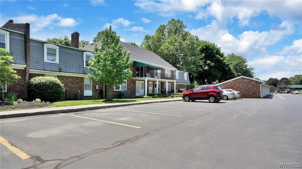 1370 Maple Road, Unit 4 Amherst, NY 14221 - Photo 5 of 26